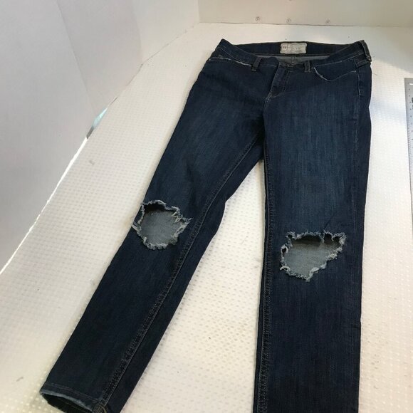FREE PEOPLE WOMENS DISTRESSED JEANS SIZE 29R - Picture 2 of 8